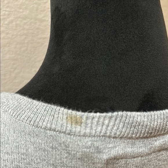 American Eagle Outtfitters Classic Fit Gray V-Neck Sweater Size L - Picture 8 of 9